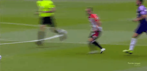 英超半场:维萨1射1传,姆贝乌莫、希门尼斯破门,布伦特福德2-1富勒姆