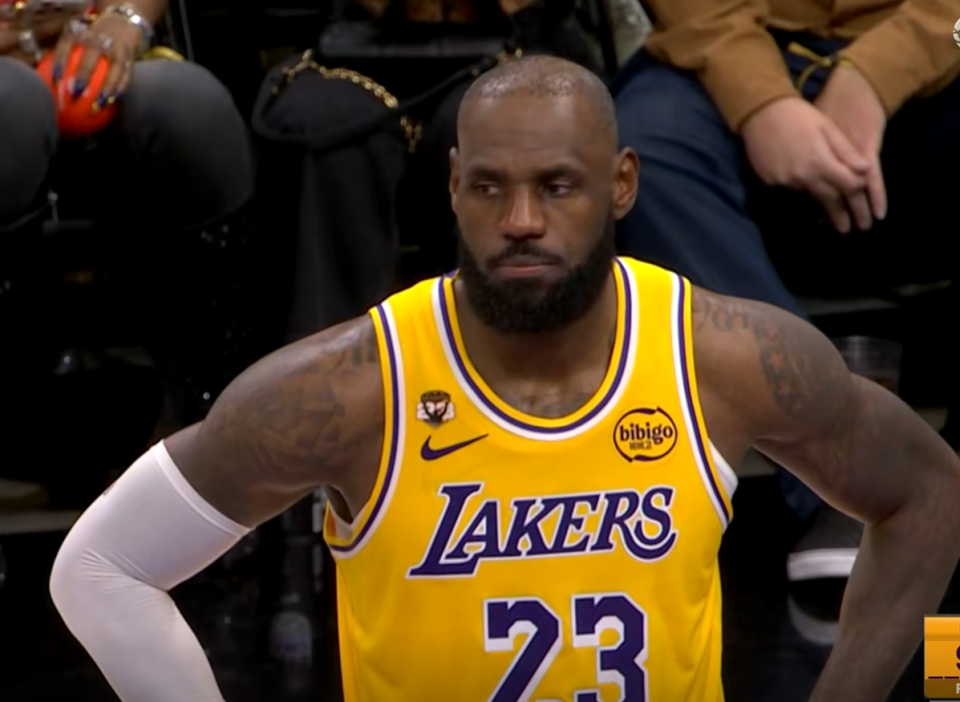 电竞比分网-灾难！詹皇当卧底，13秒内失误+不防守葬送湖人，东契奇带不动他