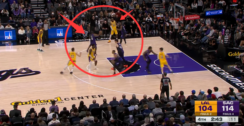 电竞比分网-灾难！詹皇当卧底，13秒内失误+不防守葬送湖人，东契奇带不动他