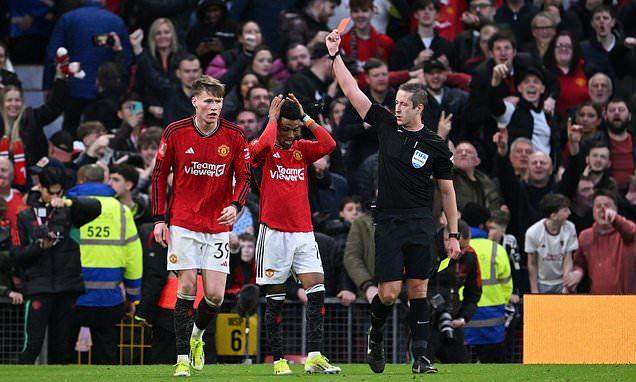 1710700272233017518.jpg 【足总杯】阿马德绝杀+脱衣染红,曼联加时4-3利物浦