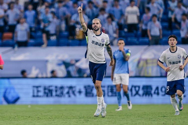 电竞比分-直播吧：中甲劲旅广州豹签下29岁前三镇外援图多列