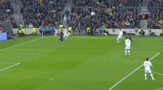 1676584227978037291.gif 电竞比分网-【欧联杯】拉菲传射,拉师傅破门造乌龙,巴萨2-2曼联