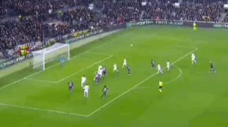 1676584484344067983.gif 电竞比分网-【欧联杯】拉菲传射,拉师傅破门造乌龙,巴萨2-2曼联