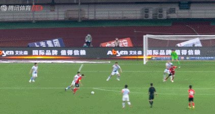 1621165723031095804.gif 【中超】奥斯卡双响吕文君头槌 海港3比0大连人